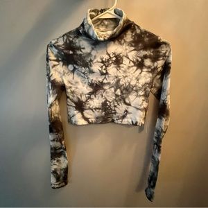 Chloe x Halle by Victoria’s Secret Pink tie dye turtleneck crop top!